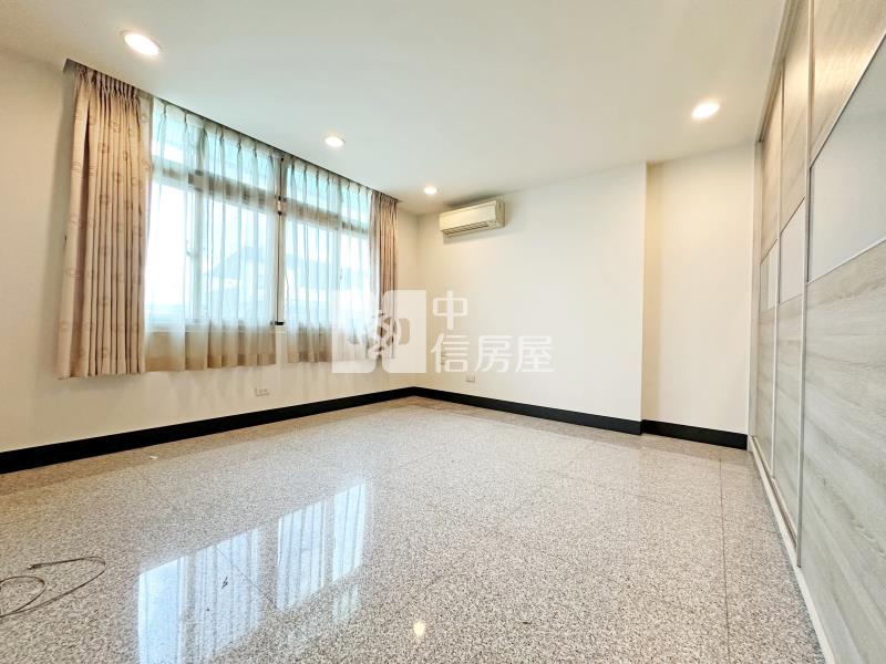 忠明路臨路電梯透店房屋室內格局與周邊環境