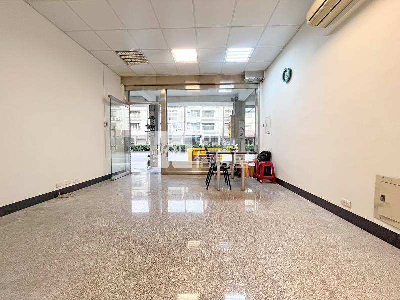 忠明路臨路電梯透店房屋室內格局與周邊環境