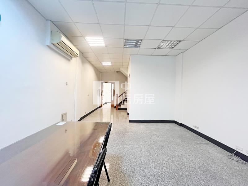 忠明路臨路電梯透店房屋室內格局與周邊環境