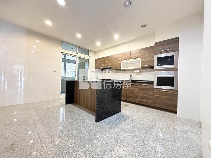 忠明路臨路電梯透店房屋室內格局與周邊環境