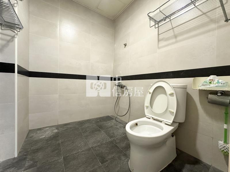 忠明路臨路電梯透店房屋室內格局與周邊環境