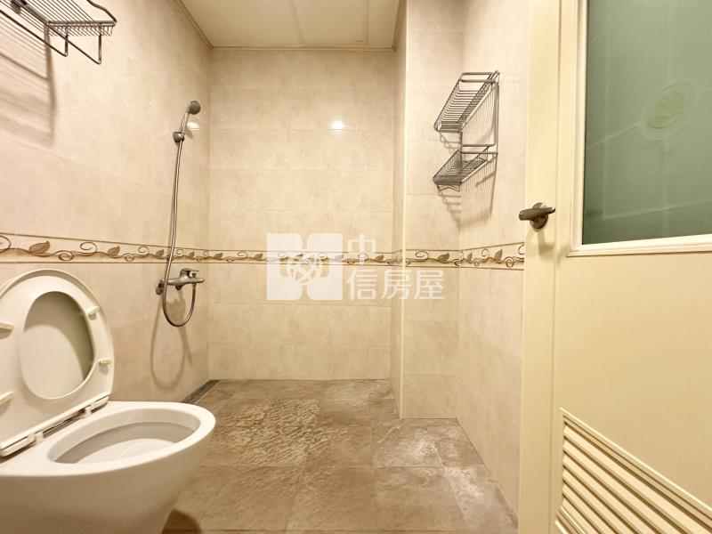 忠明路臨路電梯透店房屋室內格局與周邊環境