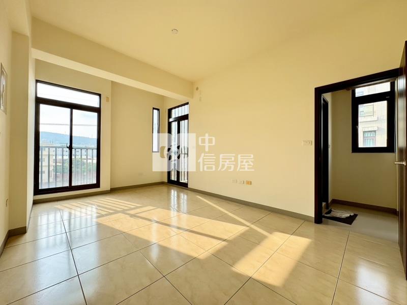 草屯碧山全聯旁邊間透天房屋室內格局與周邊環境