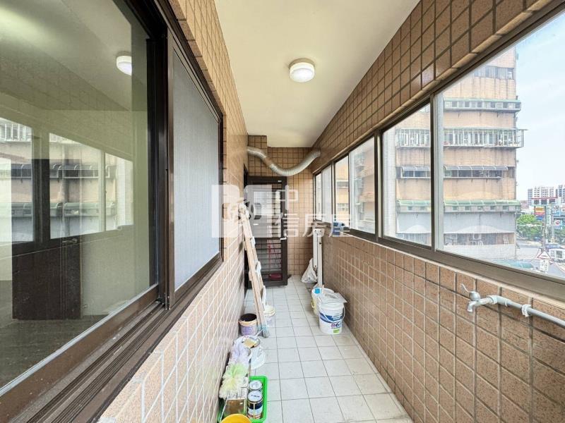 邦國世紀大三房車房屋室內格局與周邊環境