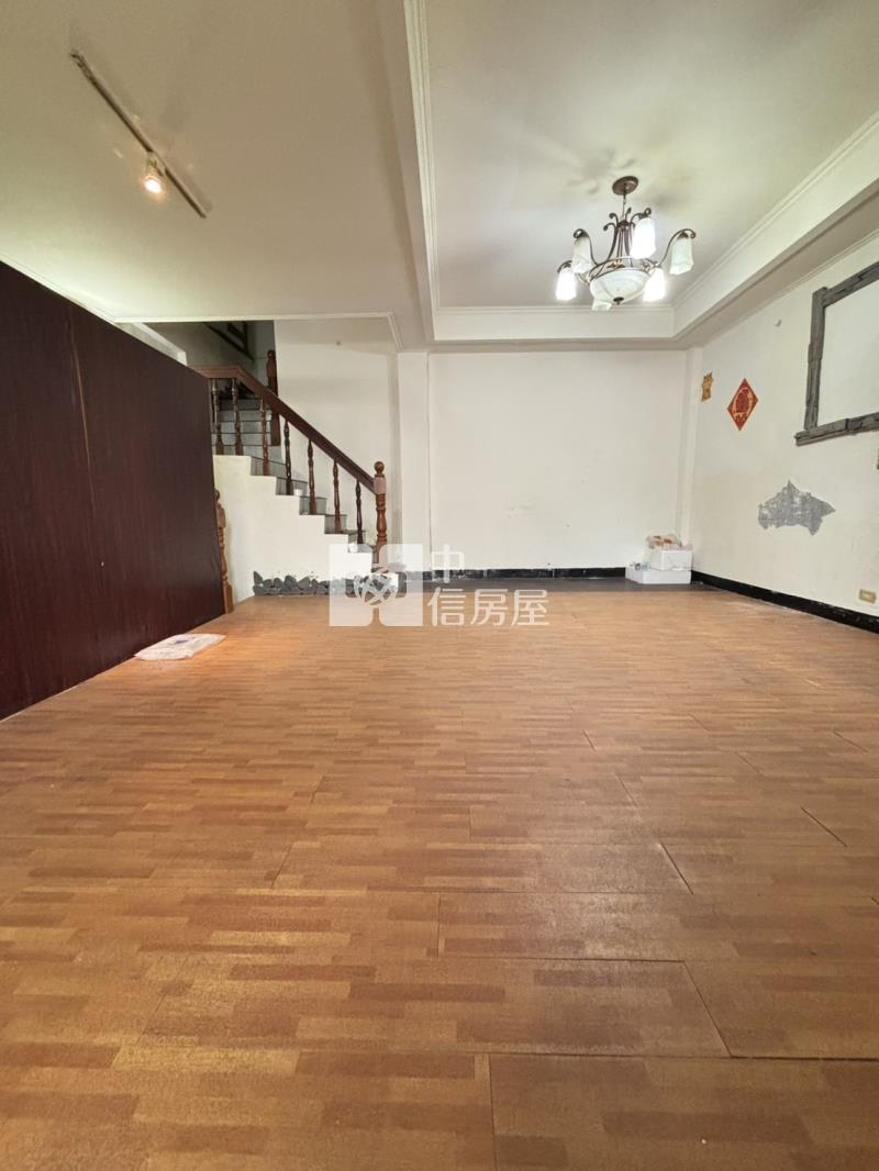 楊梅愛買體育園區低總價透天房屋室內格局與周邊環境