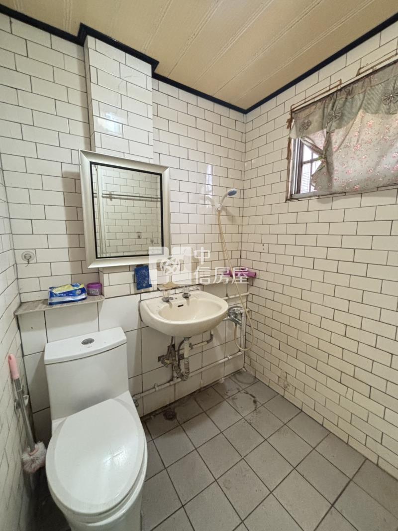 楊梅愛買體育園區低總價透天房屋室內格局與周邊環境