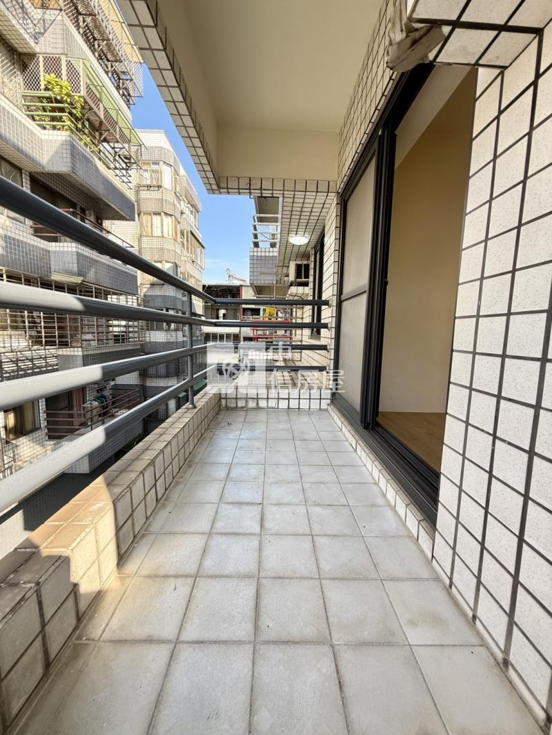 大買家邊間採光大兩房雙陽台電梯美廈房屋室內格局與周邊環境