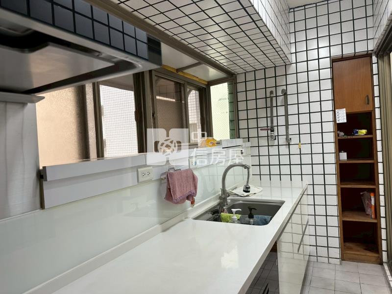 白金漢宮三車幸福宅C棟房屋室內格局與周邊環境