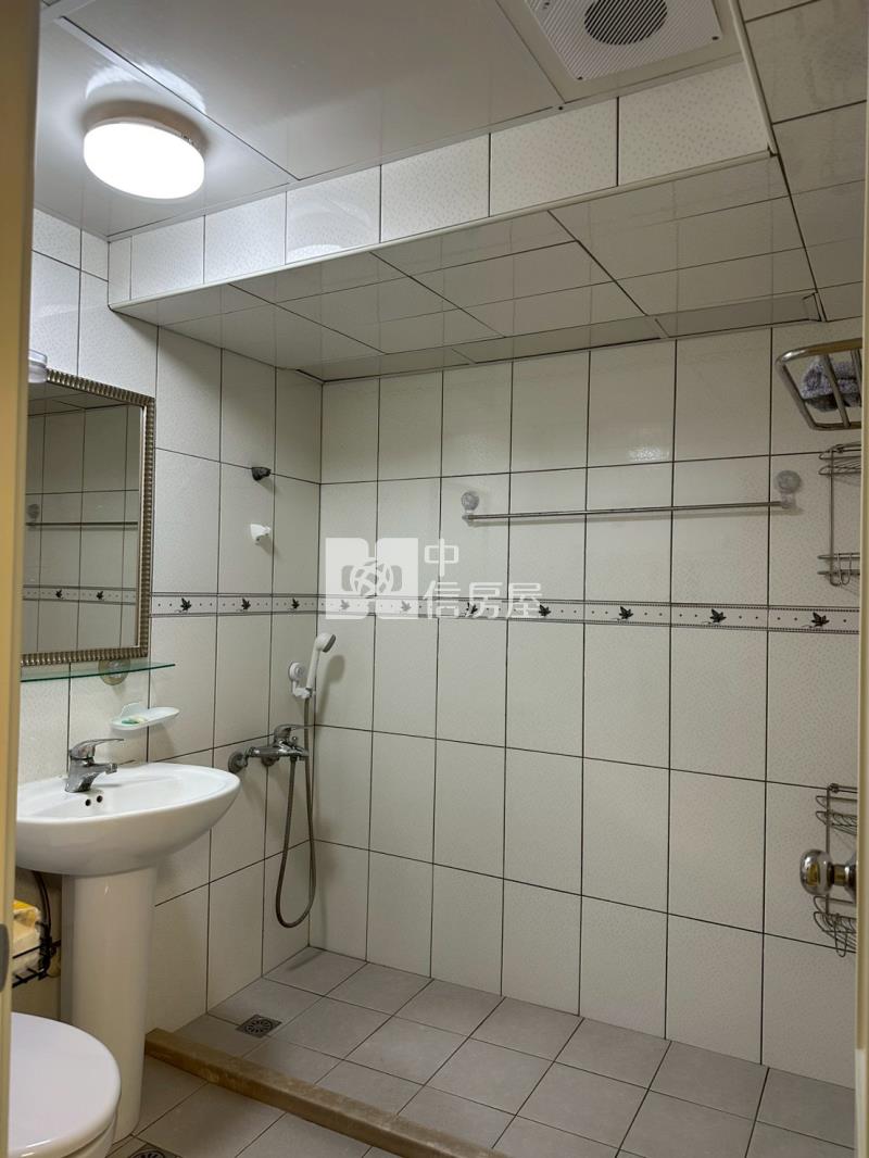 白金漢宮三車幸福宅C棟房屋室內格局與周邊環境