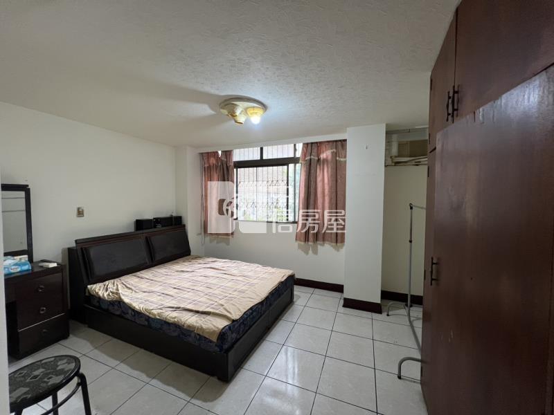 向上市場一樓華廈房屋室內格局與周邊環境