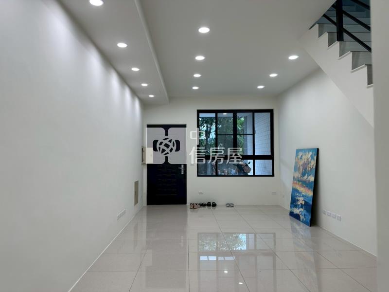 高雄大寮整新明亮透天房屋室內格局與周邊環境