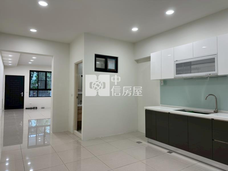 高雄大寮整新明亮透天房屋室內格局與周邊環境