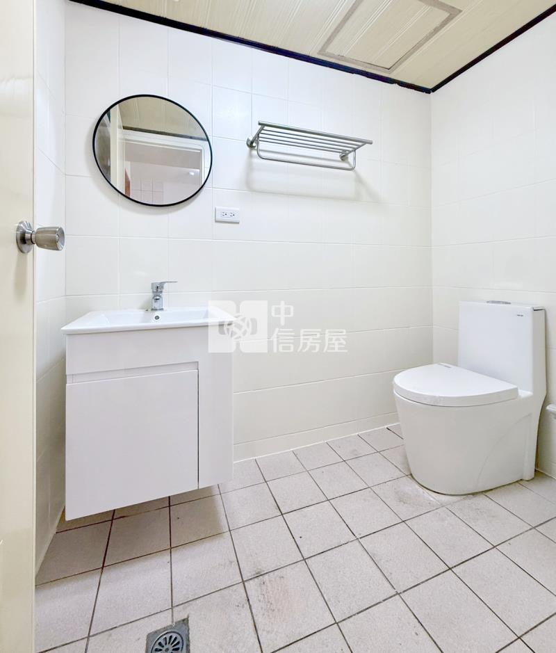 南屯三房附車位捷運宅房屋室內格局與周邊環境