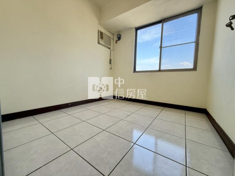 興大學府商圈採光四房+類平車房屋室內格局與周邊環境