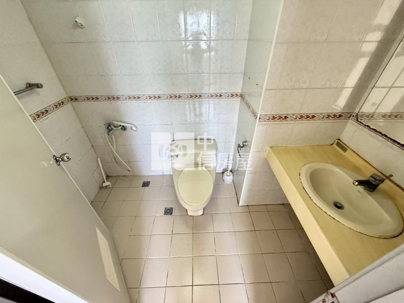 興大學府商圈採光四房+類平車房屋室內格局與周邊環境