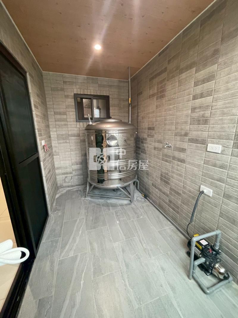 龍潭民族路整新雙車位透天房屋室內格局與周邊環境