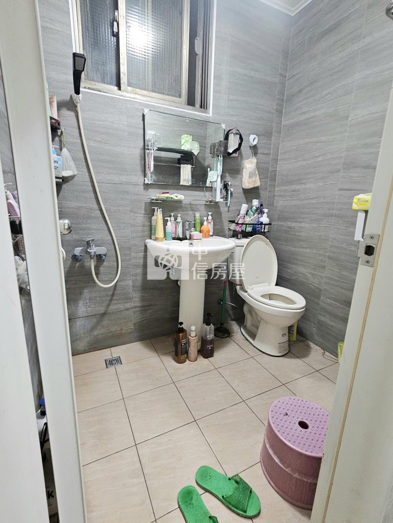 鄰近華勛市場大面寬7房透天厝房屋室內格局與周邊環境