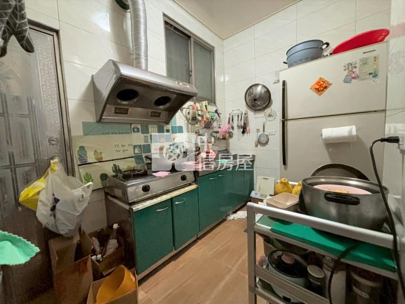 鄰近華勛市場大面寬7房透天厝房屋室內格局與周邊環境