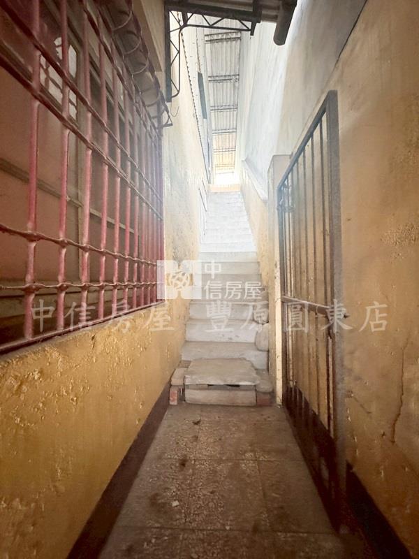 市區9米面寬大平房房屋室內格局與周邊環境