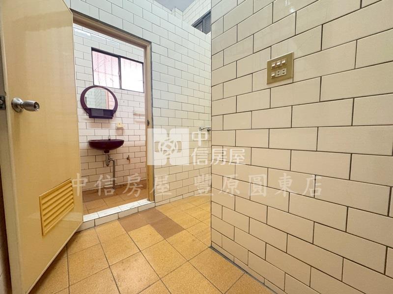 市區9米面寬大平房房屋室內格局與周邊環境