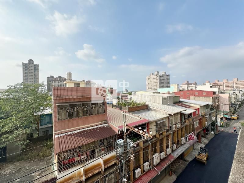 近中壢家樂福.富台國小美三房車房屋室內格局與周邊環境