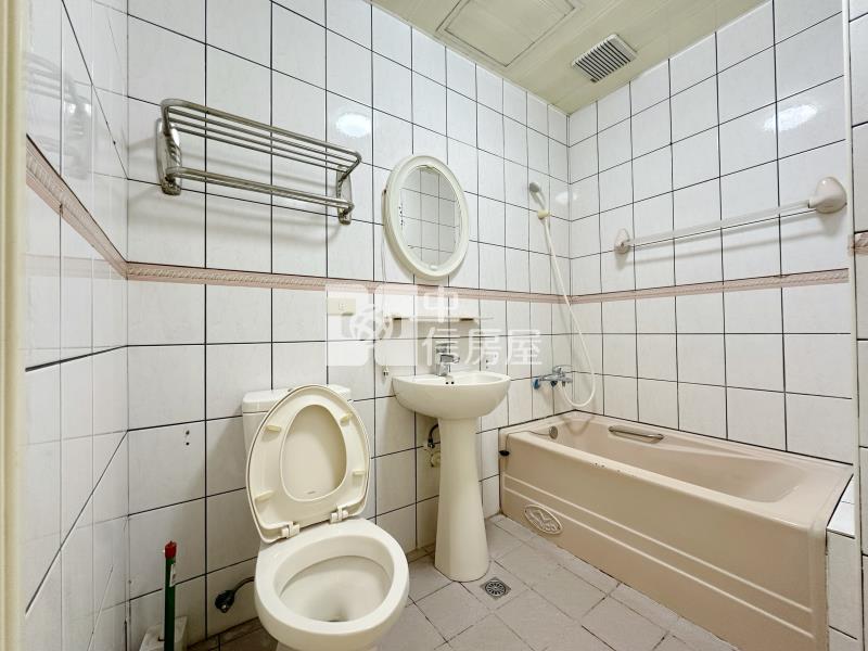 近中壢家樂福.富台國小美三房車房屋室內格局與周邊環境