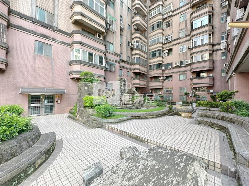 近中壢家樂福.富台國小美三房車房屋室內格局與周邊環境