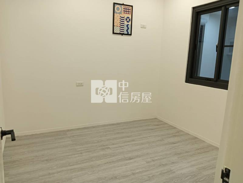捷運鳳山國中翻新一樓美寓房屋室內格局與周邊環境