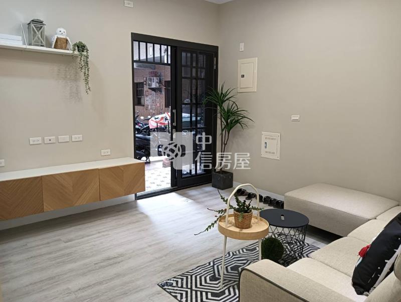 捷運鳳山國中翻新一樓美寓房屋室內格局與周邊環境