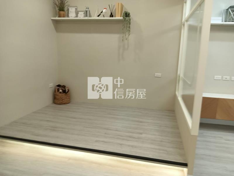 捷運鳳山國中翻新一樓美寓房屋室內格局與周邊環境
