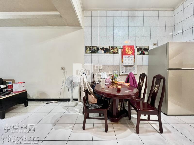 大竹國小旁前院停車美透天房屋室內格局與周邊環境