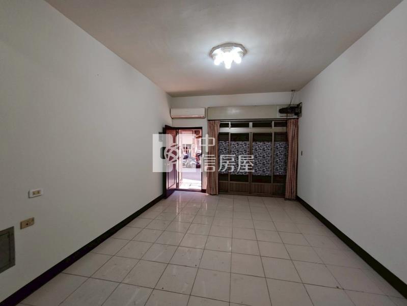 草漯富林正6房大透天房屋室內格局與周邊環境