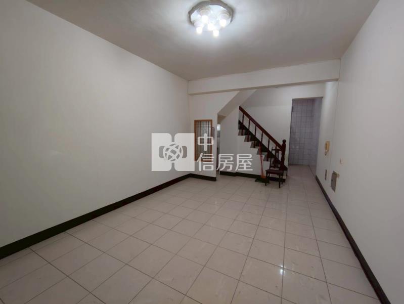 草漯富林正6房大透天房屋室內格局與周邊環境