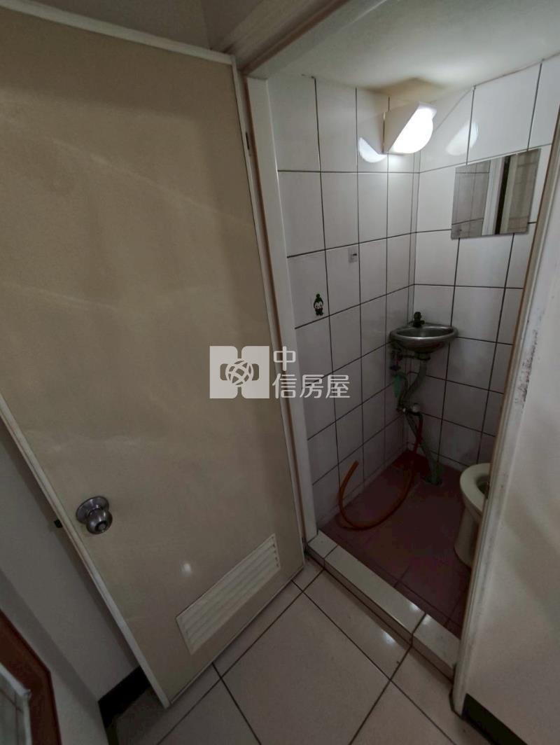 草漯富林正6房大透天房屋室內格局與周邊環境