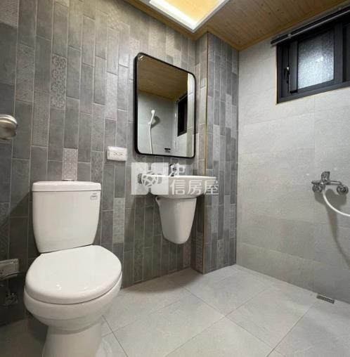 屏東總商圈透天收租6套房房屋室內格局與周邊環境