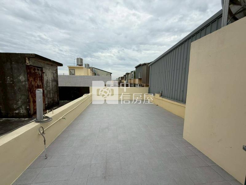 布袋觀光漁港旁透天房屋室內格局與周邊環境