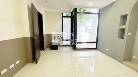 屏東房屋-長治輕屋齡孝親車墅房屋室內格局與周邊環境