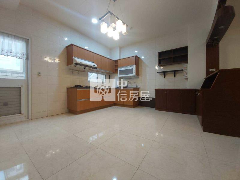 體育園區賀岡大別墅房屋室內格局與周邊環境