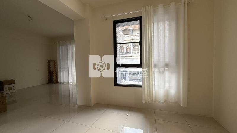 潮州吉星面寬電梯雙車墅房屋室內格局與周邊環境