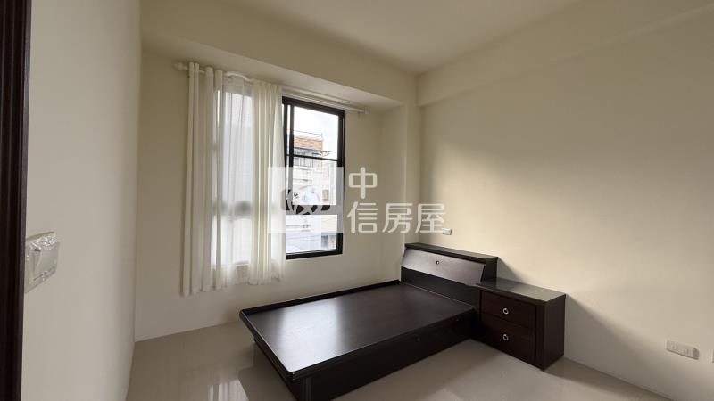 潮州吉星面寬電梯雙車墅房屋室內格局與周邊環境