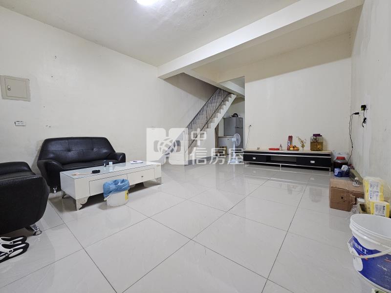 頭份培德新邨透天房屋室內格局與周邊環境