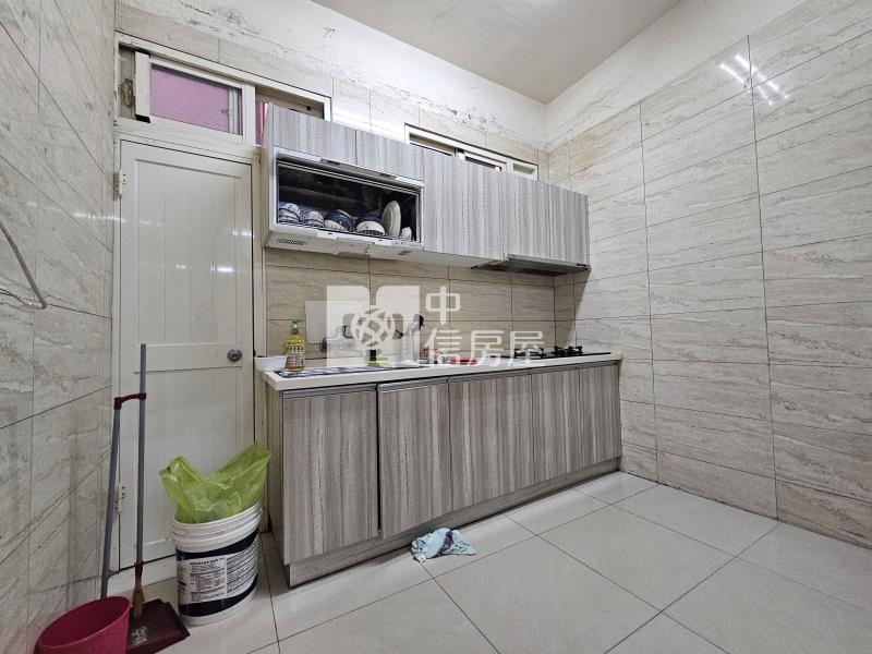 頭份培德新邨透天房屋室內格局與周邊環境