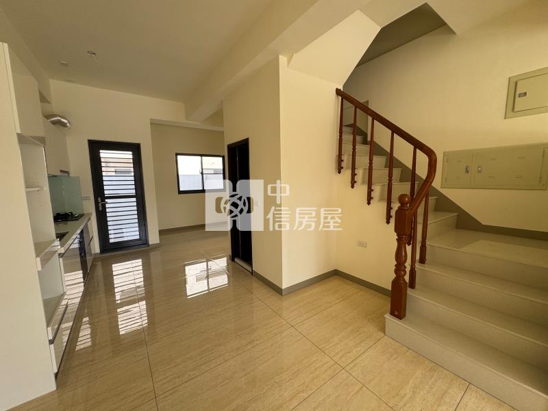 番子寮雙併三車墅A1房屋室內格局與周邊環境