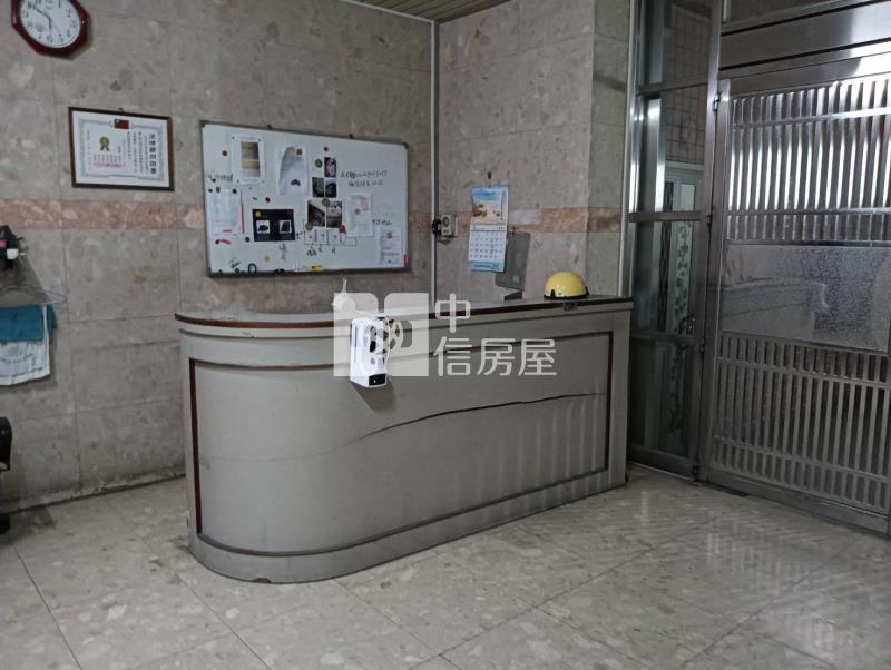 近:台積電楠梓車站華廈四房(租平車)房屋室內格局與周邊環境