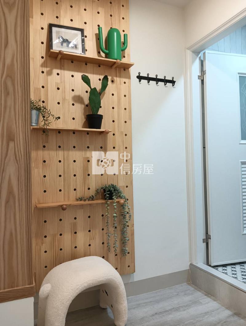 近:台積電楠梓車站華廈四房(租平車)房屋室內格局與周邊環境