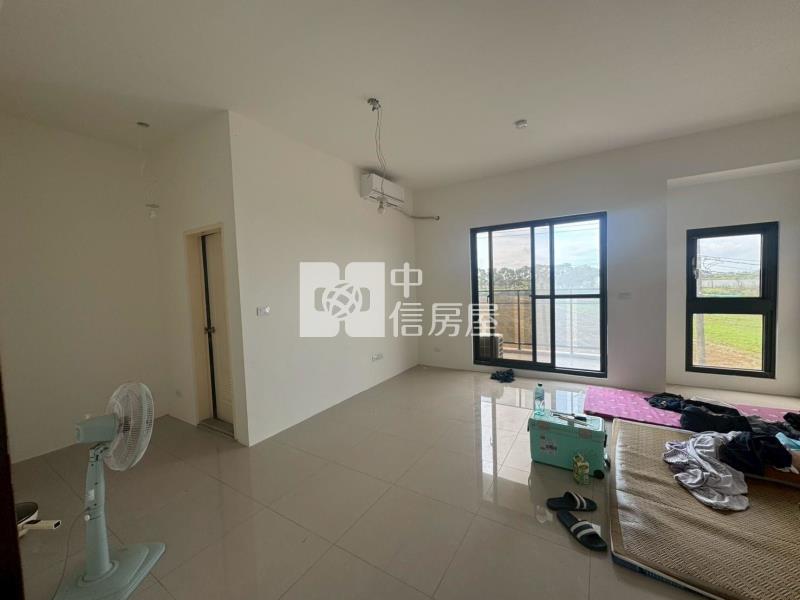 楊湖路全新孝親雙車位美別墅房屋室內格局與周邊環境