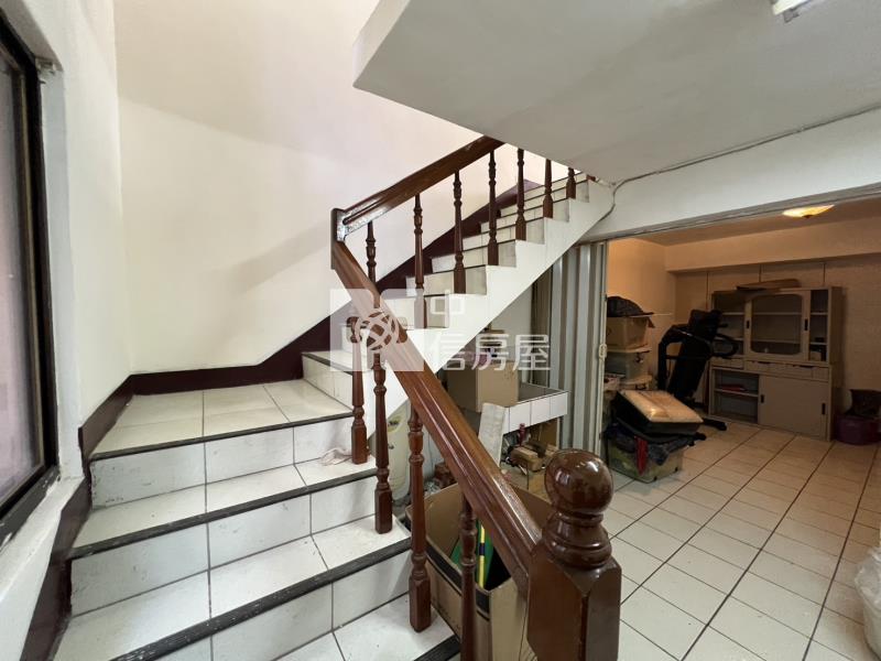 中原商圈體育園區大地坪孝親透天房屋室內格局與周邊環境