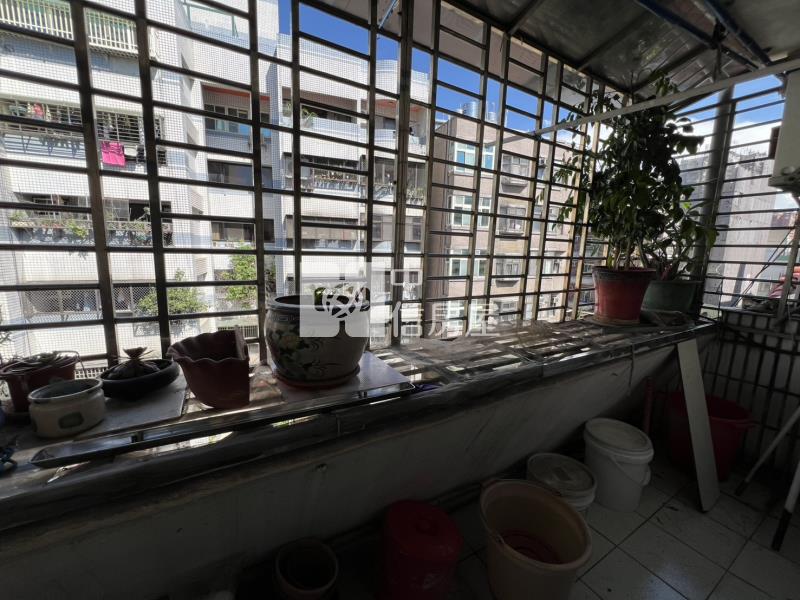 中原商圈體育園區大地坪孝親透天房屋室內格局與周邊環境