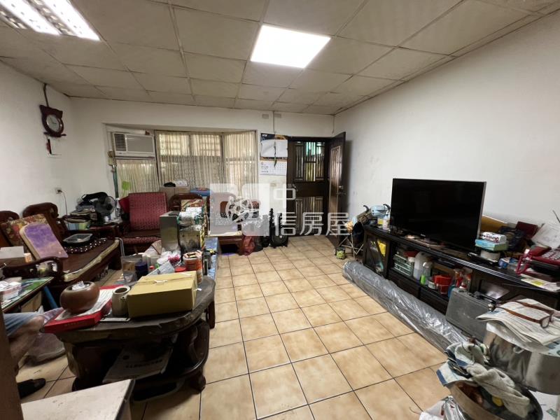 中原商圈體育園區大地坪孝親透天房屋室內格局與周邊環境