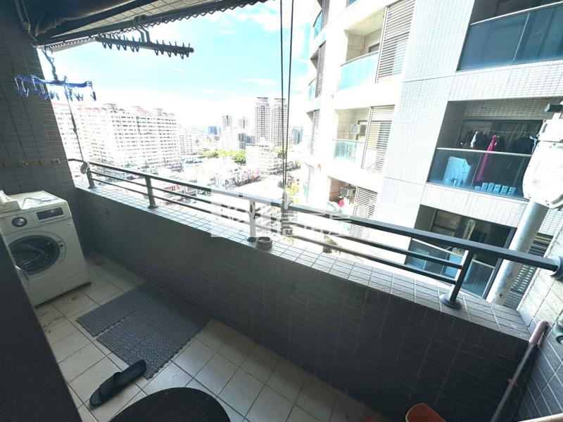 (未來之翼B區)中山醫綠園道旁高樓層視野三房車位房屋室內格局與周邊環境